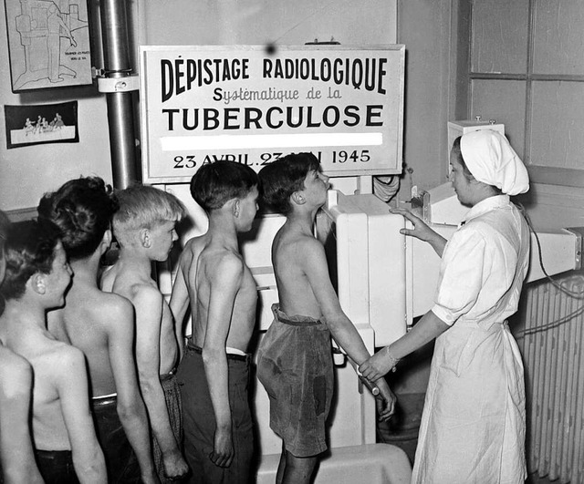 Kampf der weien Pest: TBC-Check 1945  in Paris   | Foto: AFP