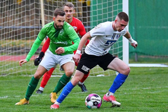 Marin Stefotic (rechts) ist nicht aufz...rei Treffer beim 4:1-Sieg des SC Lahr.  | Foto: Wolfgang Kuenstle