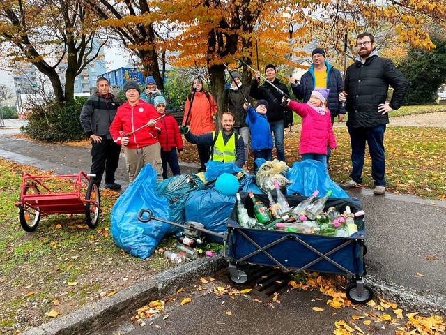 Allerlei Unrat hatten die fleiigen M... in Grenzach-Wyhlen zusammen getragen.  | Foto: Martin Eckert