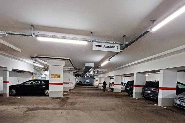 Dank eines Parkleitsystems sollen Autofahrer in Gundelfingen schneller einen Parkplatz finden