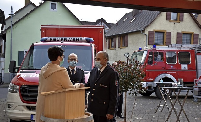 Ortsvorsteherin Brbel Willmann bei de...n  Stefan Hrringer und  Meiko Haler.  | Foto: Roland Vitt