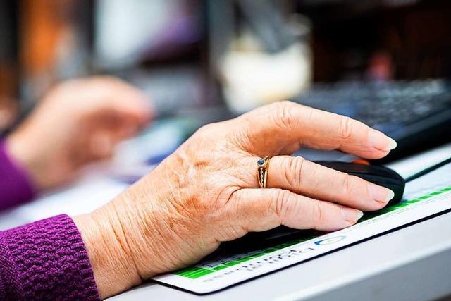 Wie kann man Senioren den Weg ins Internet ebnen?