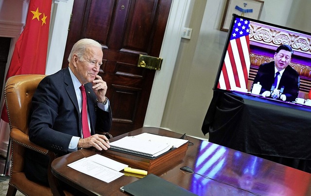 US-Prsident Joe Biden und Chinas Prs...Xi Jinping bei ihrem virtuellen Gipfel  | Foto: MANDEL NGAN (AFP)