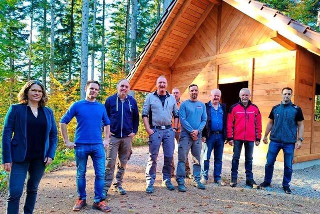 16.500 Euro an Spenden machten Wiederaufbau der Lange-Ebene-Hütte möglich