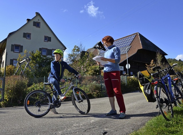 Familienfreundlich ist die Radtour run...die der Akkordeonclub organisiert hat.  | Foto: Anita Fertl