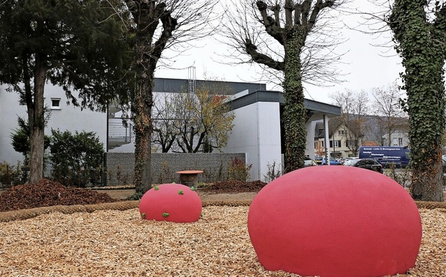 Originelle Sitzgerte zieren nun den Haltinger Kastaniengarten.  | Foto: Stadtverwaltung Weil am Rhein/Bhr