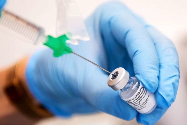 Auch Erwachsene knnen sich impfen lassen &#8211; zum Beispiel mit dem Booster.  | Foto: Sven Hoppe (dpa)