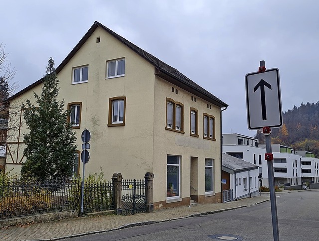 Der Altbau Bahnhofstrae 9 in Zell sol...rgarten-Campus&#8220; umgebaut werden.  | Foto: Gerald Nill