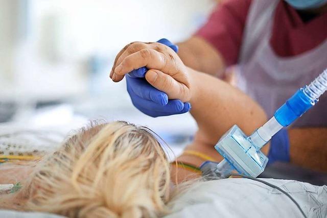 Kliniken in Baden-Württemberg sollen fast jedes zweite Intensivbett für Covid-Patienten freihalten