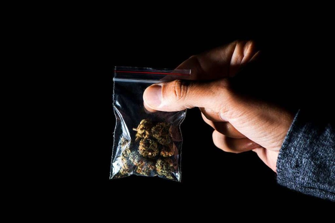 Cannabis-Verkauf brachte zwei Männer in Haft.  | Foto: nito  (stock.adobe.com)