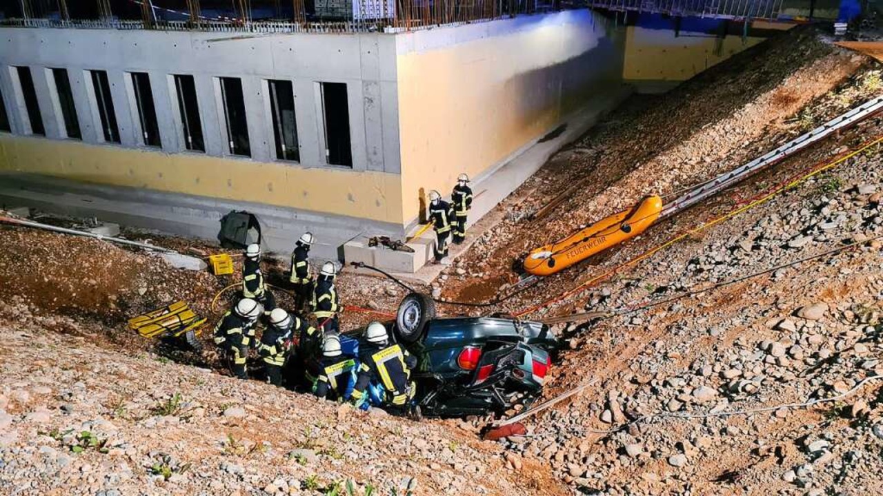 Die Feuerwehr bte auf dem Klinikgelnde.  | Foto: Feuerwehr Lrrach