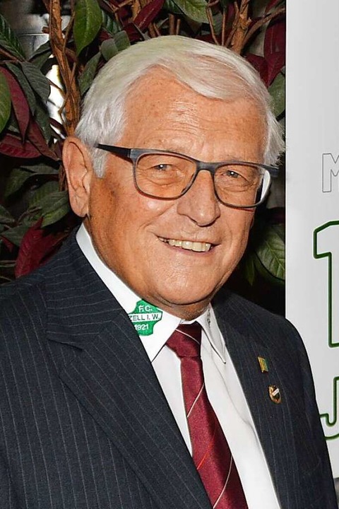 Ovationen gab es fr &#8222;Mister FC ...er seit 70 Jahren dem Verein angehrt.  | Foto: Edgar Steinfelder