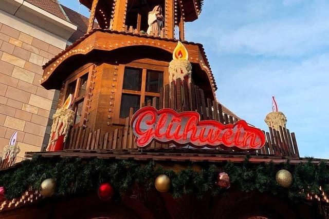 Offenburger Weihnachtsmarkt öffnet mit 40 Ständen und großer Freiluft-Eisbahn