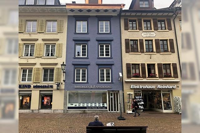 Blau-violette Hausfassade sorgt in Waldshut für Aufsehen