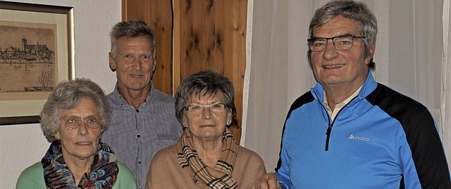 Ilse Wamer (40 Jahre, von links), Vol...ng des Skiclubs Bad Sckingen geehrt.   | Foto: Reinhard Herbrig