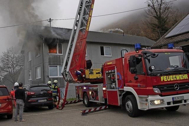 Zwei Verletzte bei Gebudebrand