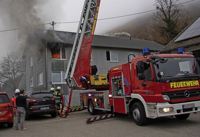 Ein Zimmer des Gebudes stand in Flammen.  | Foto: Volker Mnch