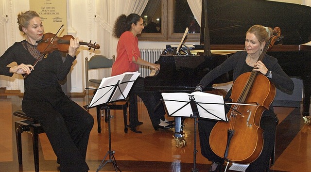 Das Trio Maurice mit Lisa Immer, Violi...eihe der St. Blasier Klosterkonzerte.   | Foto: Karin Stckl-Steinebrunner