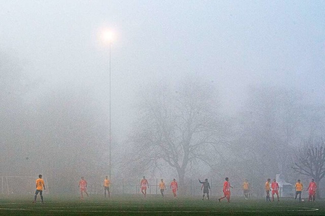 Nebelspiel in Lffingen &#8211; der Abbruch war unausweichlich.  | Foto: Wolfgang Scheu