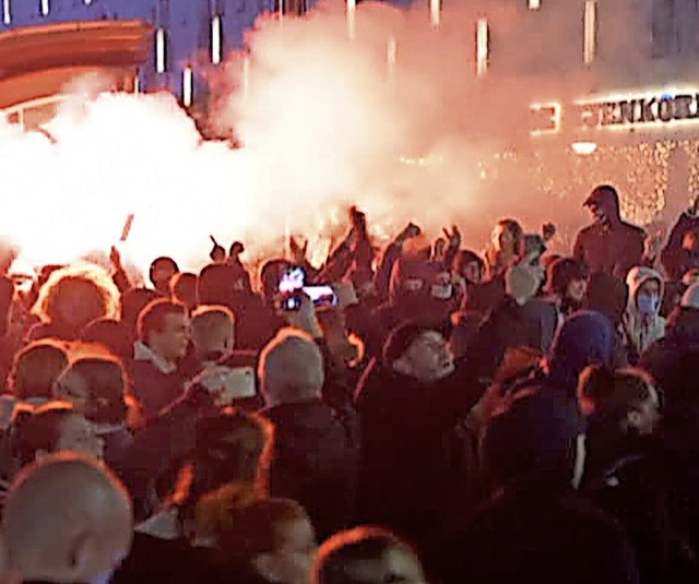 Aufgeheizte Stimmung in Rotterdam  | Foto: Uncredited (dpa)