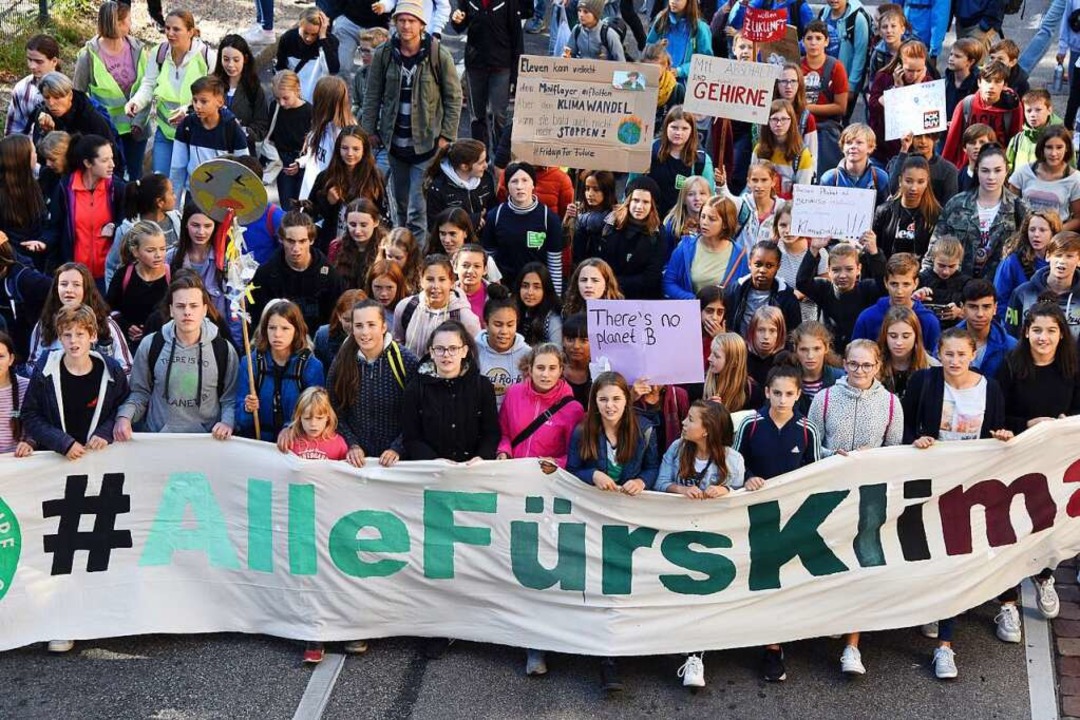 Engagierte rund um das Thema Klimaschu...r an Geld und politischen Prioritten.  | Foto: Rita Eggstein