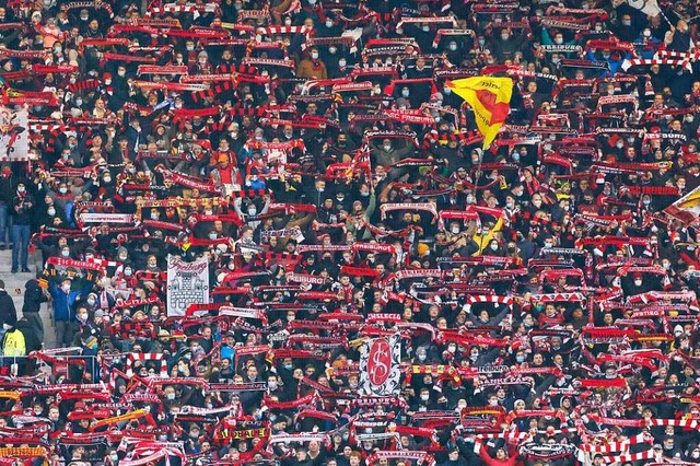 Mehr als 31.000 Zuschauer kamen am Sonntag ins Europa-Park-Stadion  | Foto: Philipp Von Ditfurth (dpa)