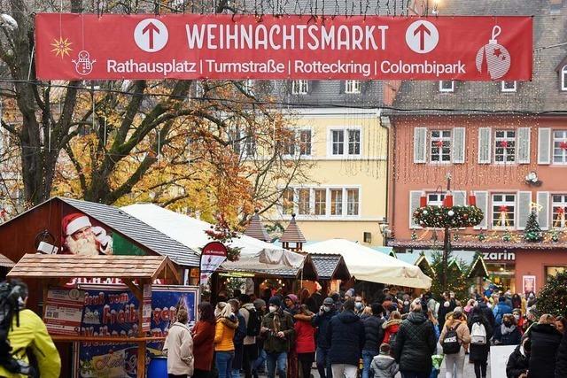Unbekannter belstigt zwei junge Frauen am Rande des Freiburger Weihnachtsmarkts