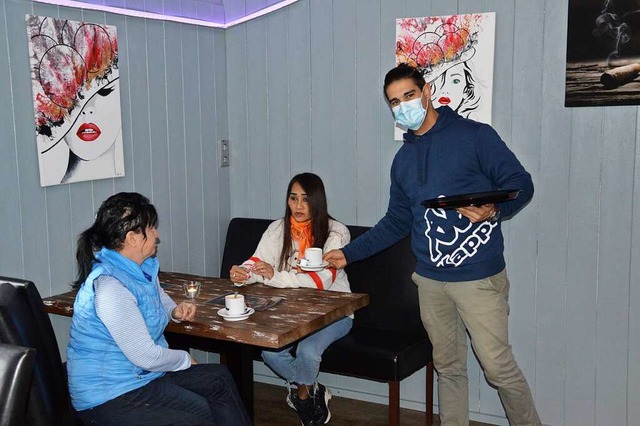 Sinan Ayaz (30) hat im November ein neues Caf in Elzach erffnet.  | Foto: Tobias Winterhalter