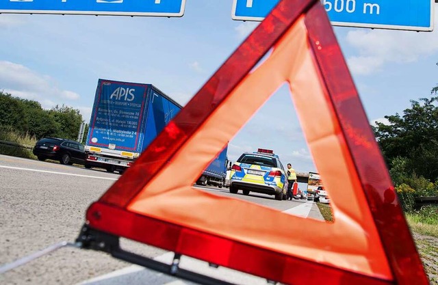 Gleich zweimal kam es auf der A5 sdli...ngenen Tagen zu Unfllen (Symbolfoto).  | Foto: Julian Stratenschulte (dpa)