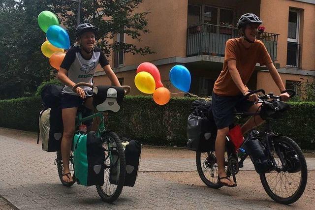 Zwei Freiburger reisen per Rad durch Europa und helfen Geflüchteten