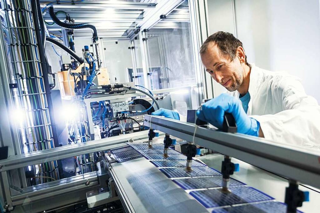 Solarzellen immer effektiver zu machen...s Instituts für Solare Energiesysteme.  | Foto: Dirk Mahler