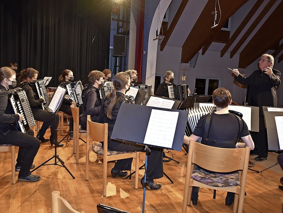 Das Konzertorchester des Kaiserstühler... &#8222;Akkordeon Concertant&#8220;.    | Foto: Roland Vitt