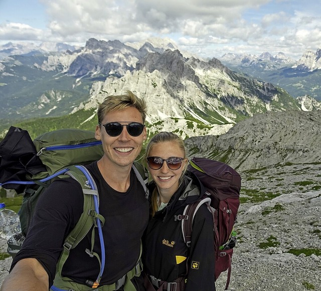 Auf ihrer Wanderung: Alex Jund und Lena Kbele  | Foto: Alex Jund