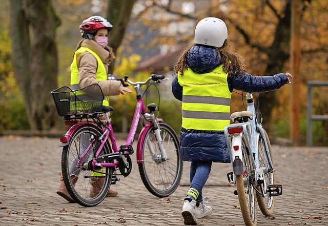 Die Viertklssler ben fleiig fr ihre Fahrradprfung.  | Foto: Marius Becker