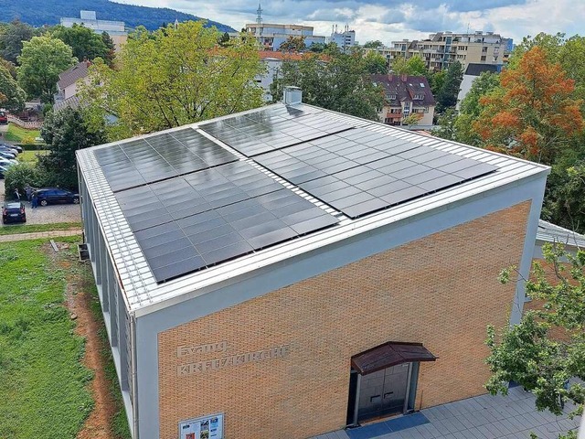 Die neue Photovoltaikanlage auf dem Dach der Kreuzkirche im Stadtteil Sthlinger  | Foto: Evangelische Kirche in Freiburg