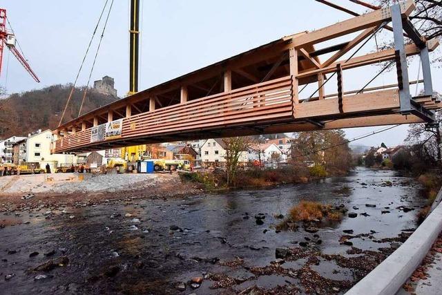 Fotos: Waldkircher Jnglingssteg ist wieder an seinem Platz