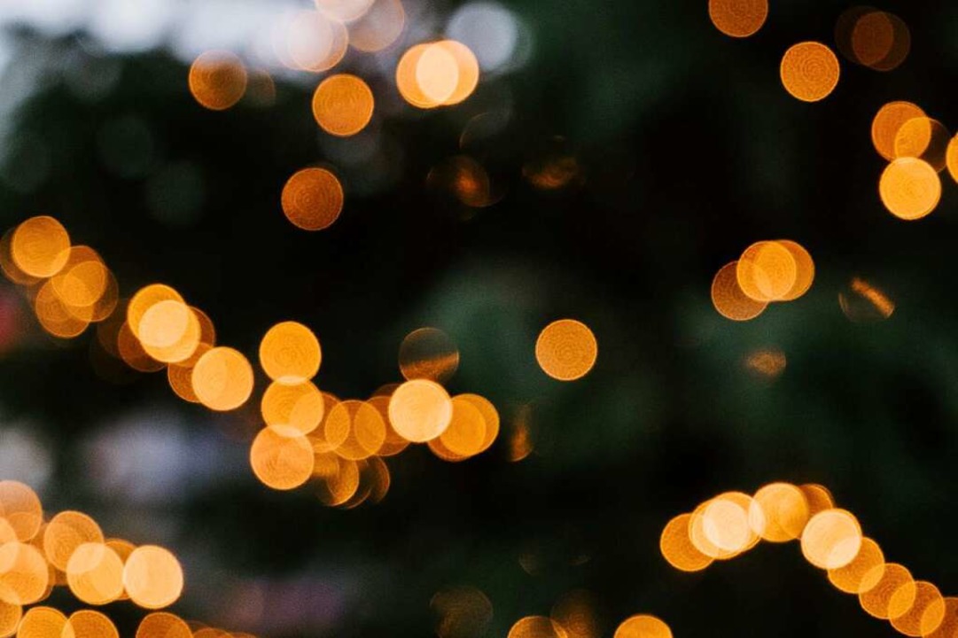 Gemtliche Stimmung und leckere Drinks...7;s ab Freitag beim Decker Wintermarkt  | Foto: Matt Seymour (unsplash.com)