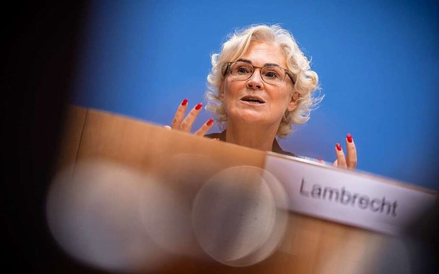 Christine Lambrecht (SPD) ist als Innenministerin im Gesprch.   | Foto: Michael Kappeler (dpa)