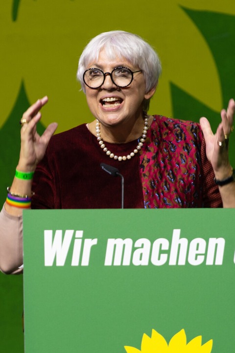 Auch Claudia Roth bekommt ein herausra...leich nicht den Rang einer Ministerin.  | Foto: Stefan Puchner (dpa)