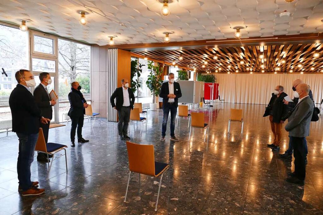Hier, im oberen Foyer der Stadthalle Waldkirch, wird ab 27. November geimpft.  | Foto: Sylvia Sredniawa
