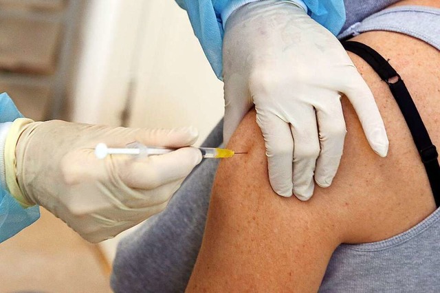 8,6 Millionen Menschen haben in Deutsc... ihre dritte Impfung bereits erhalten.  | Foto: Wolfgang Kumm (dpa)