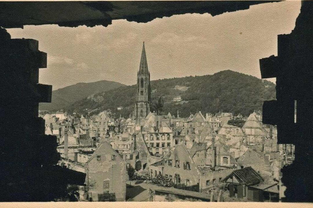 Blick aus der südwestlichen Altstadt ü...nach dem Angriff vom 27. November 1944  | Foto: Hans-Jürgen Oehler (Archiv)