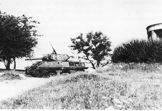 Franzsischer Panzer, der im April 194... <BZ-FotoNurRepro>BZ</BZ-FotoNurRepro>  | Foto: Stadtarchiv