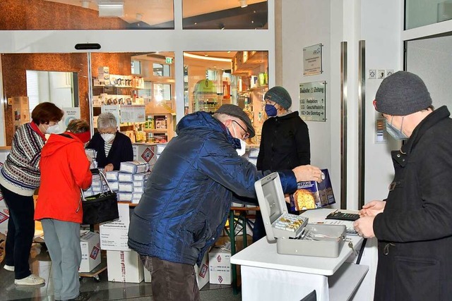 Das Foyer der BZ-Geschftsstelle am Ma...rkaufsraum fr die Weihnachtsaktion.    | Foto: Dieter Erggelet