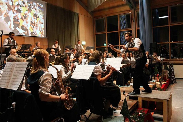 Dass hinter dem Musikverein Gschwend s...egen, hrte man dem Programm nicht an.  | Foto: Manuel Hunn