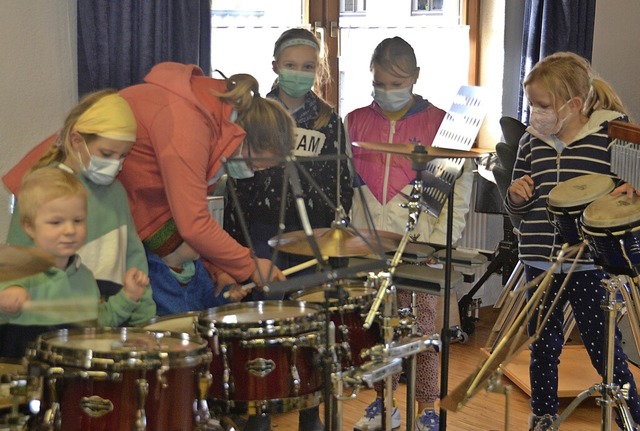 Das Interesse an der Ausbildung im Mus...Drumset faszinierte auch die Jngsten.  | Foto: Christiane Sahli