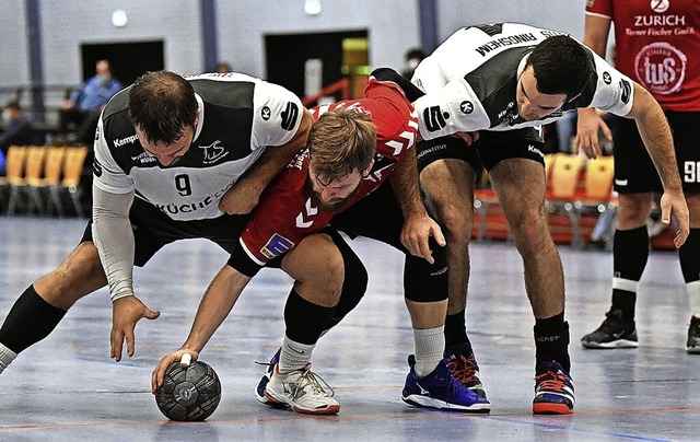 Einen Tick schneller ist Lukas Lehmann...ed-Team im Kellerduell die Nase vorn.   | Foto: Wolfgang Kuenstle