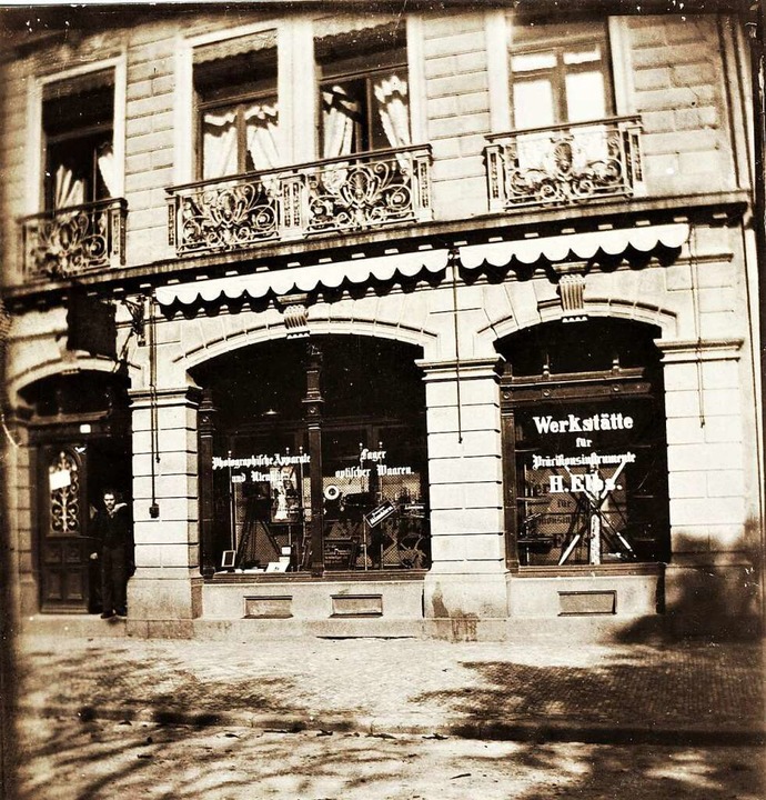 Die &#8222;Werkstätte für Präcisions-I...einer um 1895 entstandenen Fotografie.  | Foto: Archiv Manfred Gallo