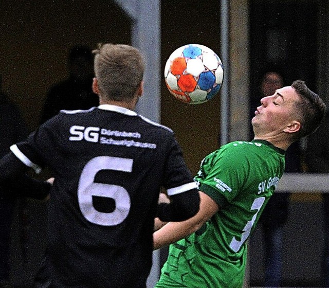 Zu viele Fehler leisteten sich Niclas ...rlinbach-Schweighausen und Jonas Kopf.  | Foto: Bettina Schaller