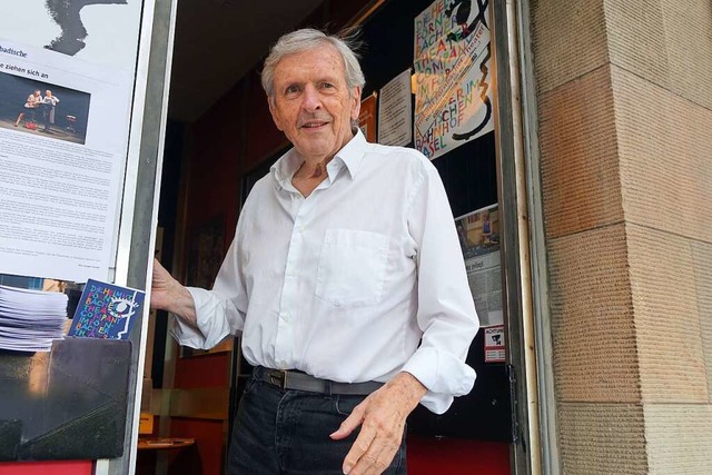 Helmut Frnbacher hat einen Spielort im frheren Kino Royal in Aussicht.  | Foto: Roswitha Frey